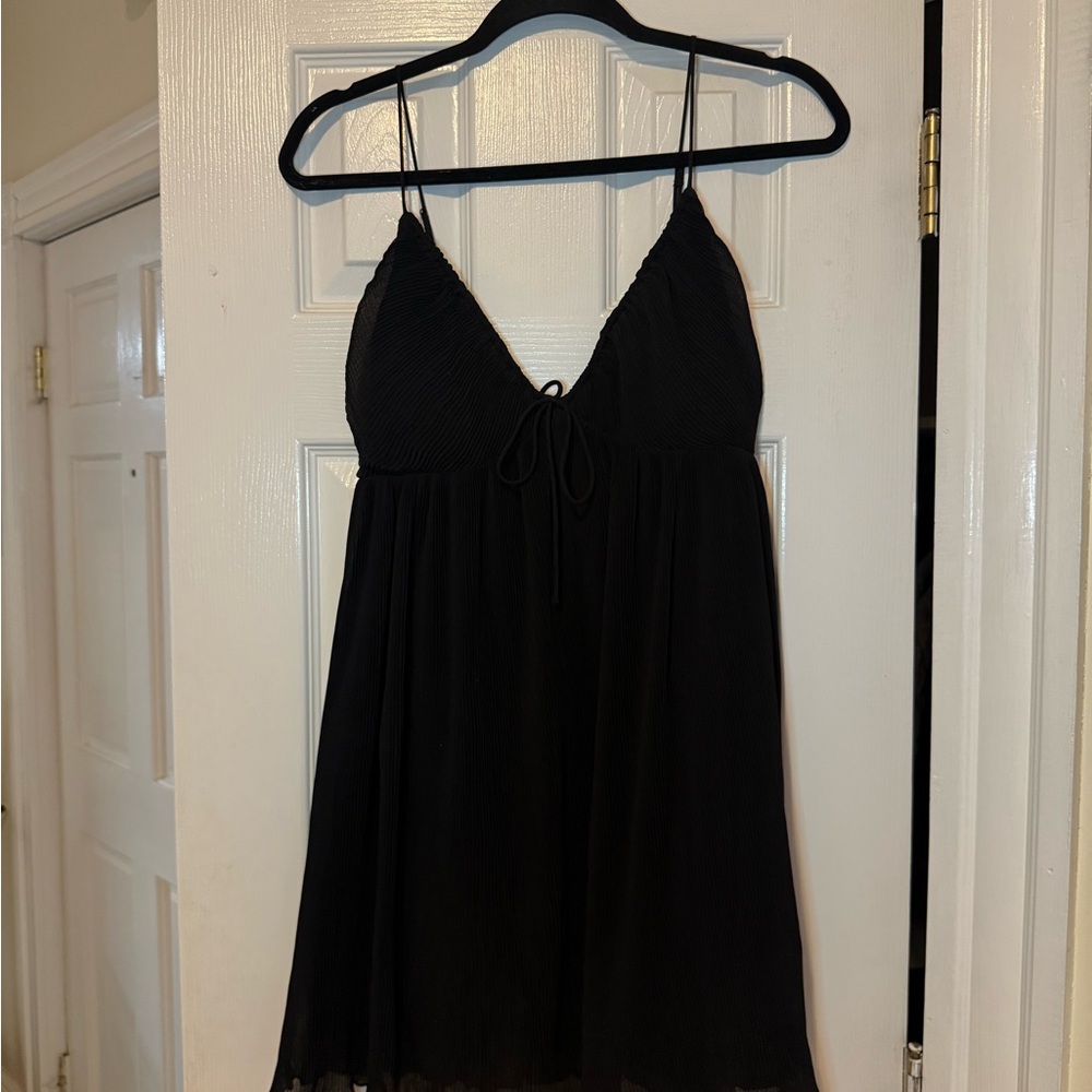 Abercrombie & Fitch Black Pleated Dress